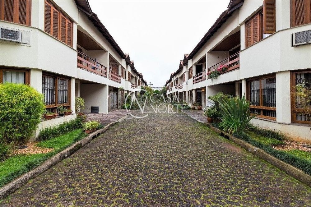 Casa de Condomínio à venda com 4 quartos, 232m², 1 suíte, 2 vagas, Rua Santa Vitória no bairro Tristeza em Porto Alegre