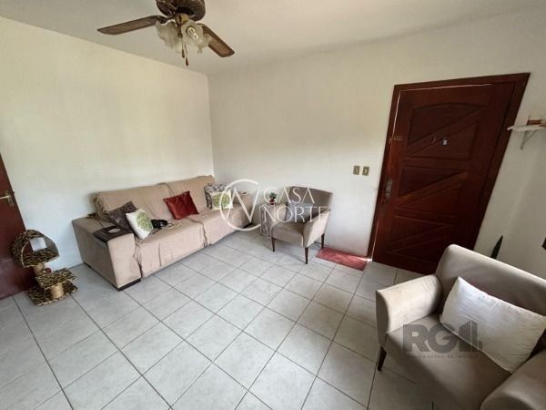 Casa à venda com 3 quartos, 125m², 1 suíte, 4 vagas, Rua Doutor Armando Barbedo no bairro Tristeza em Porto Alegre