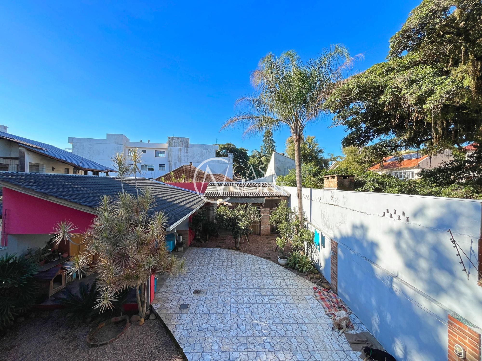 Casa à venda com 4 quartos, 506m², 1 suíte, 6 vagas, Avenida Guaíba no bairro Ipanema em Porto Alegre