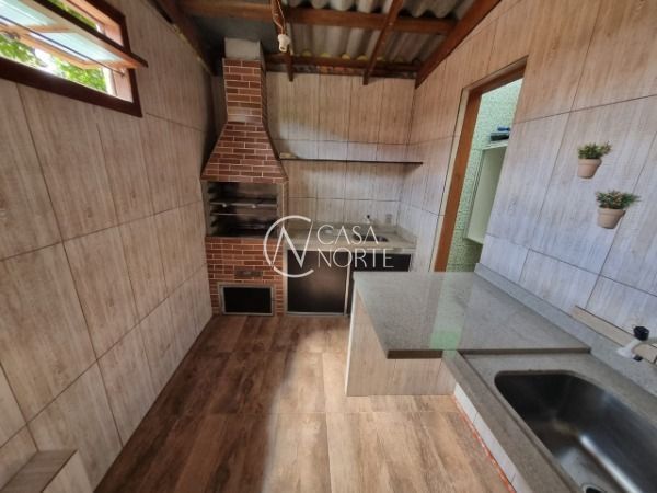 Sobrado à venda com 2 quartos, 48m², 1 suíte, 1 vaga, Rua Atílio Supertti no bairro Vila Nova em Porto Alegre