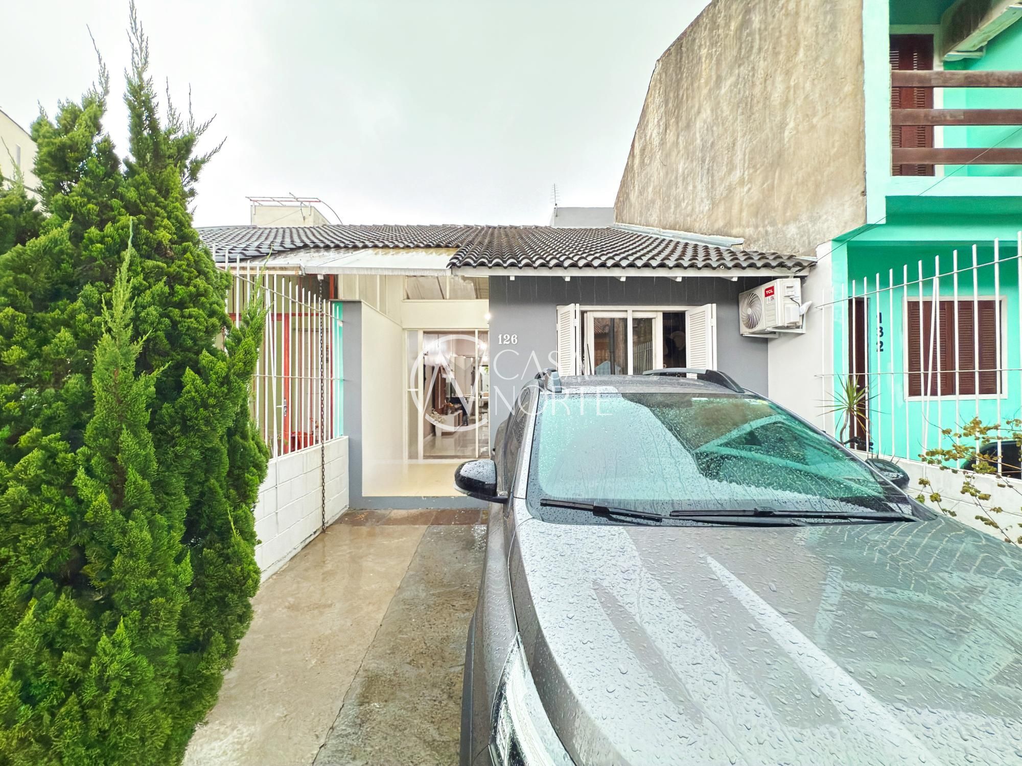 Casa à venda com 2 quartos, 79m², 1 suíte, 2 vagas, Rua Alexio Fagherazzi no bairro Hípica em Porto Alegre