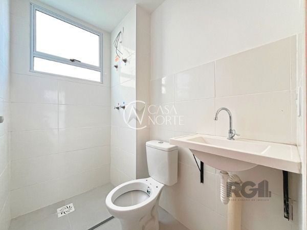 Apartamento à venda com 2 quartos, 40m², 1 vaga, Rua Sete Mil e Oito no bairro Restinga em Porto Alegre