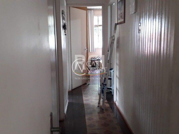 Casa à venda com 4 quartos, 90m², 3 vagas, Rua Coronel Claudino no bairro Cristal em Porto Alegre