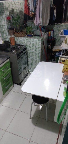 Apartamento à venda com 2 quartos, 45m², 1 vaga, Rua David Cherman no bairro Restinga em Porto Alegre