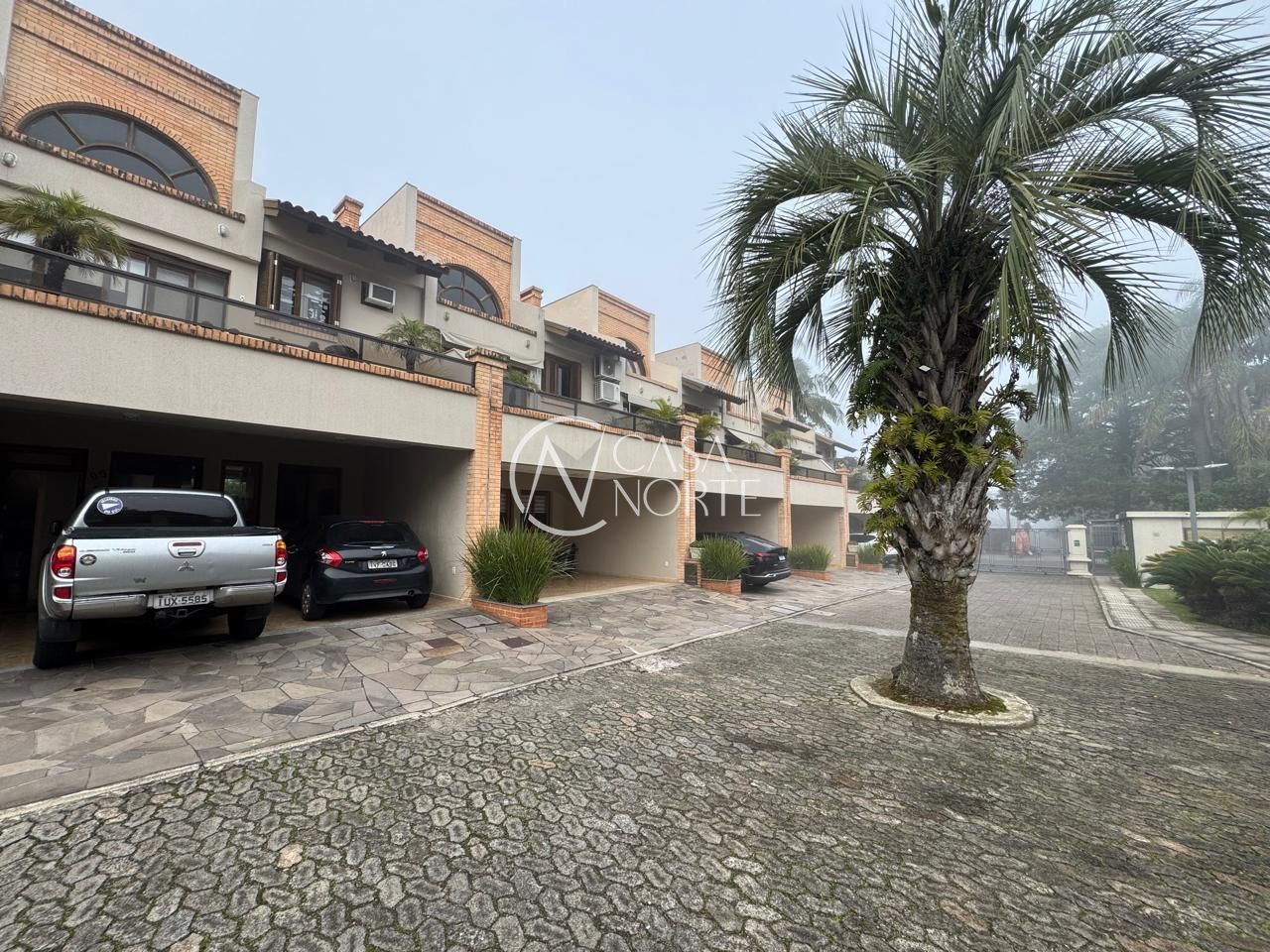 Casa de Condomínio à venda com 3 quartos, 184m², 1 suíte, 2 vagas, Avenida Coronel Marcos no bairro Pedra Redonda em Porto Alegre