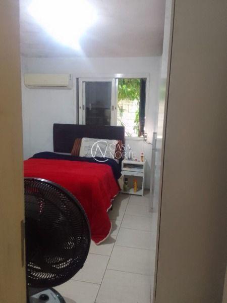 Casa à venda com 2 quartos, 80m², 2 vagas, Rua Osório Mendes Ouriques no bairro Guarujá em Porto Alegre