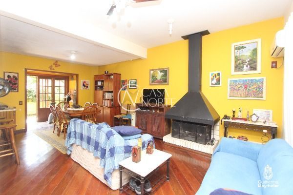 Casa à venda com 4 quartos, 200m², 1 suíte, 3 vagas, Rua Doutor Pio Angelo no bairro Ipanema em Porto Alegre