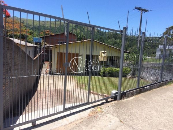 Terreno à venda , 330m², Avenida Juca Batista no bairro Cavalhada em Porto Alegre