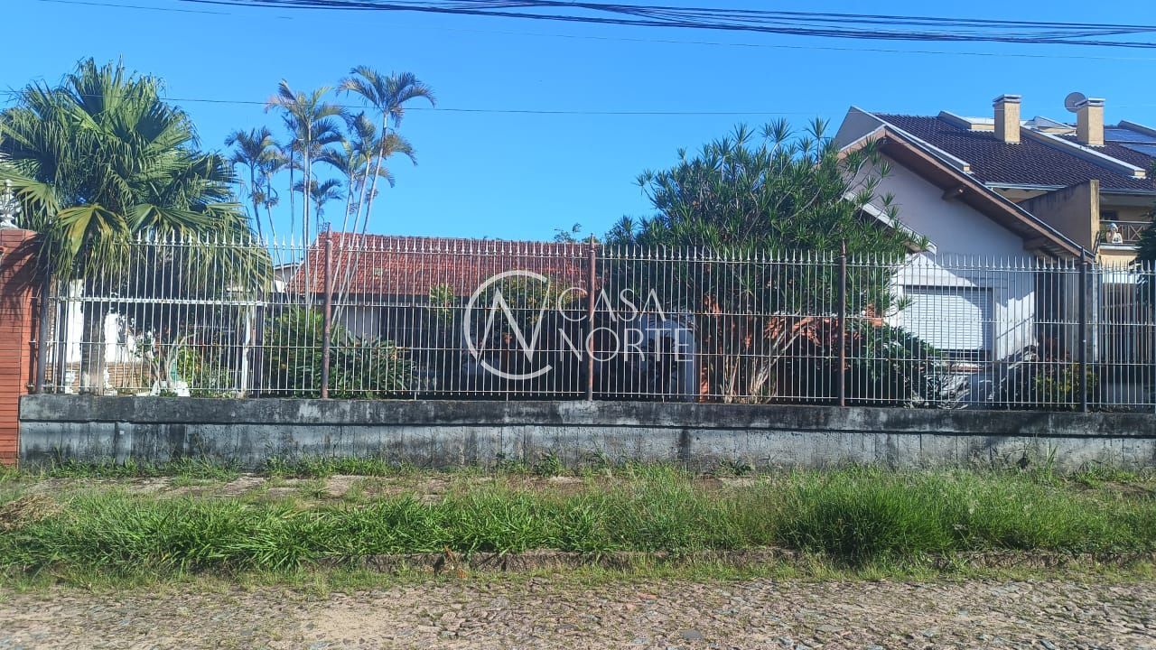 Casa à venda com 3 quartos com 280m², 1 suíte, 2 vagas, Rua Otelo Rosa no bairro Ipanema em Porto Alegre