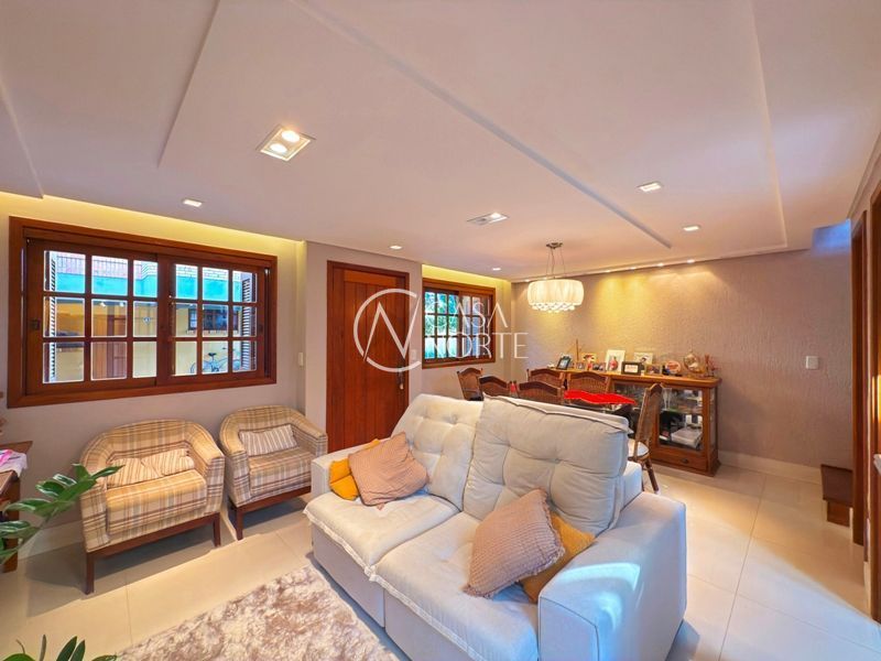 Casa de Condomínio à venda com 3 quartos, 168m², 1 suíte, 2 vagas, Avenida Coronel Marcos no bairro Pedra Redonda em Porto Alegre