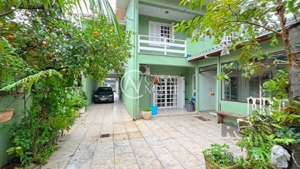 Prédio Comercial à venda , 354m², Travessa Escobar no bairro Camaquã em Porto Alegre