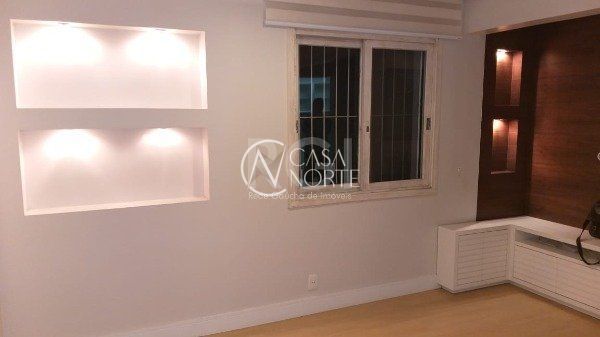 Casa de Condomínio à venda com 4 quartos, 138m², 1 vaga, Rua Upamaroti no bairro Cristal em Porto Alegre