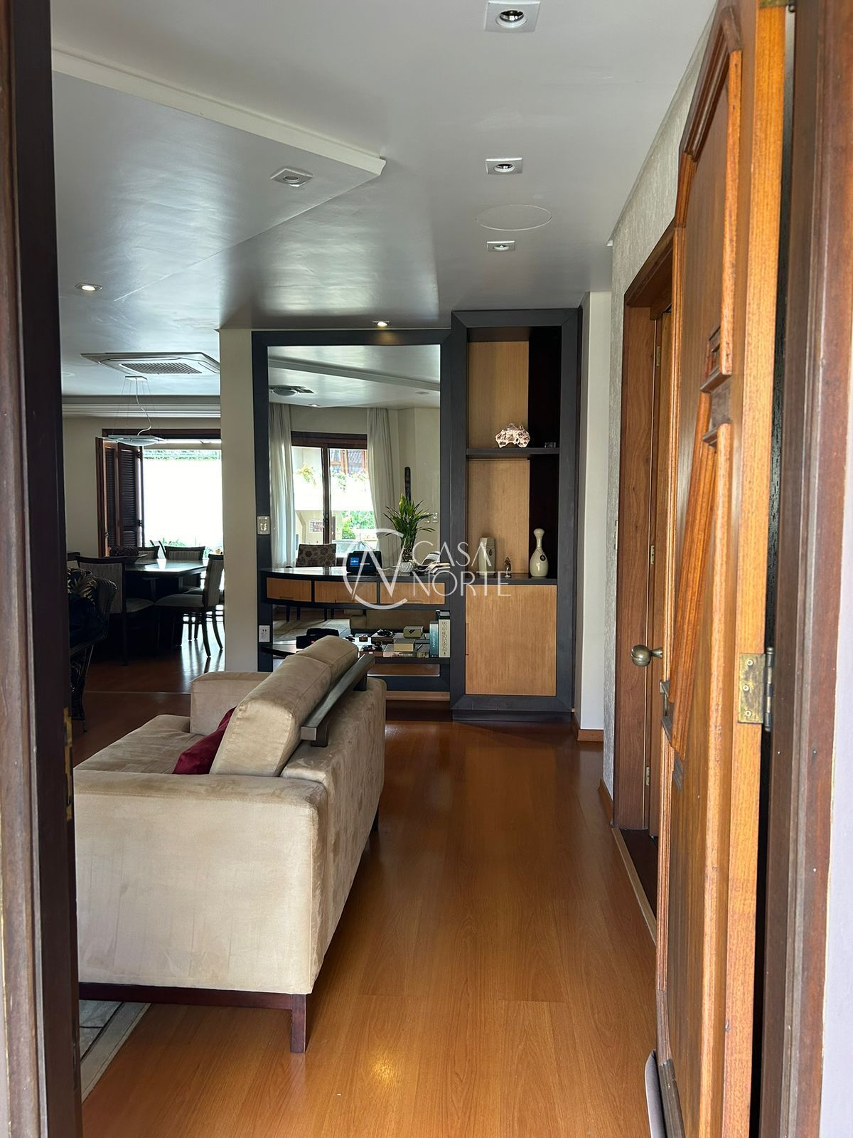 Casa de Condomínio à venda com 3 quartos, 204m², 1 suíte, 3 vagas, Avenida Vicente Monteggia no bairro Cavalhada em Porto Alegre