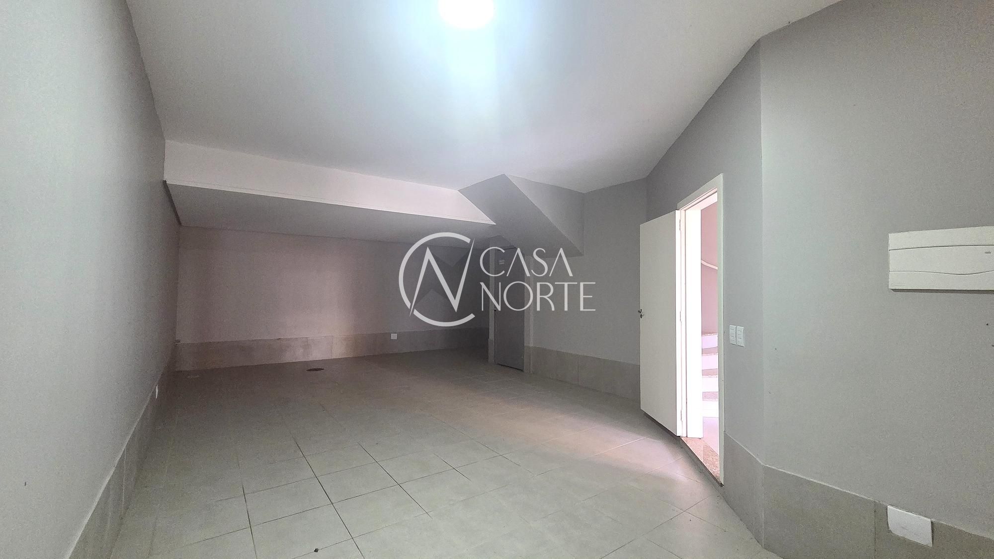 Casa de Condomínio à venda com 4 quartos, 252m², 1 suíte, 2 vagas, Avenida Guaíba no bairro Vila Assunção em Porto Alegre