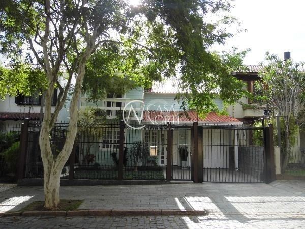 Sobrado à venda com 3 quartos, 208m², 1 suíte, 4 vagas, Rua Gregorio da Fonseca no bairro Nonoai em Porto Alegre