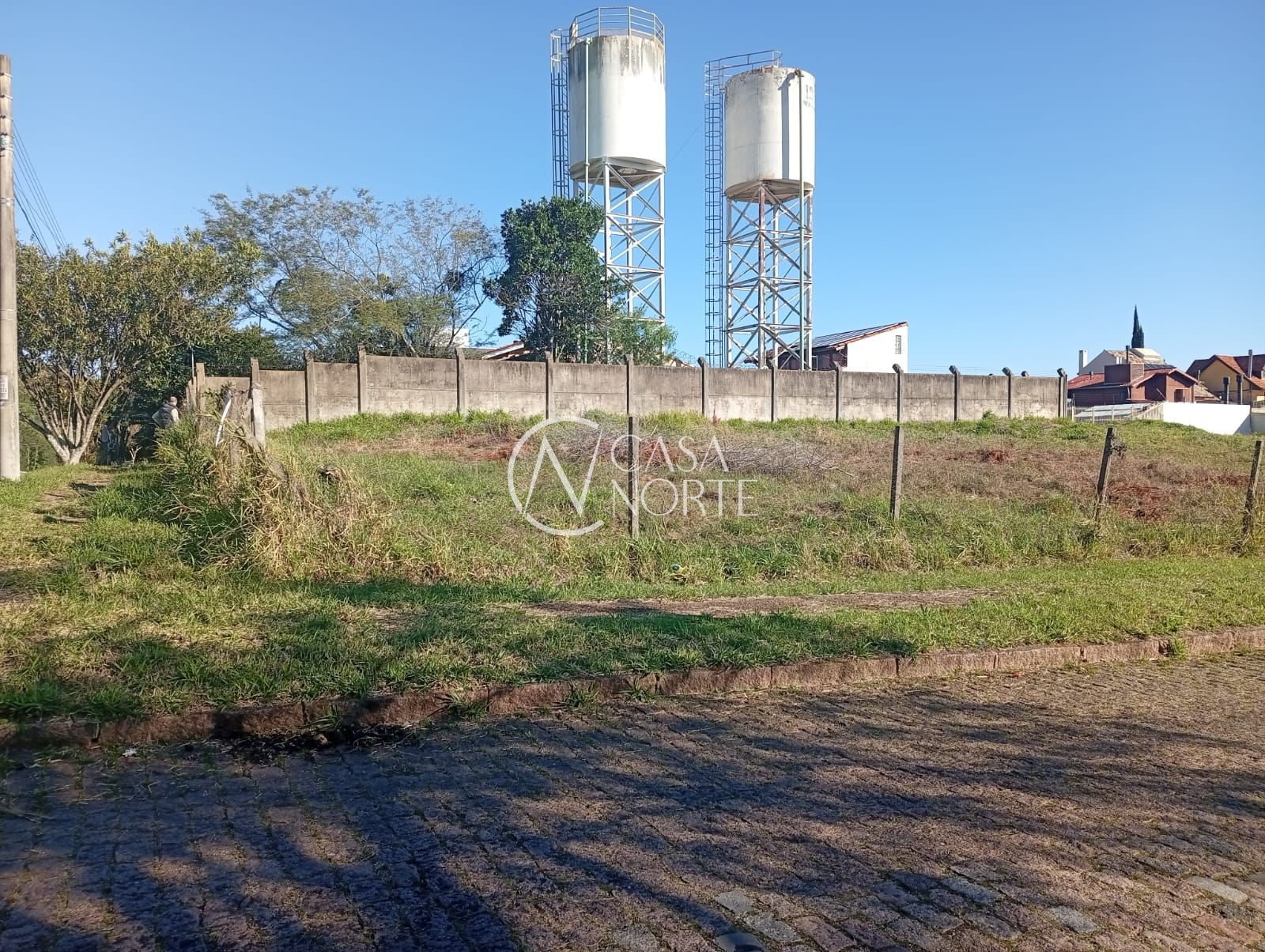 Terreno à venda  com 349m², Rua Giorgio Negroni no bairro Espírito Santo em Porto Alegre