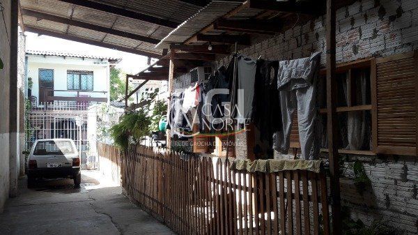 Casa à venda com 3 quartos, 500m², 6 vagas, Rua Landel de Moura no bairro Tristeza em Porto Alegre
