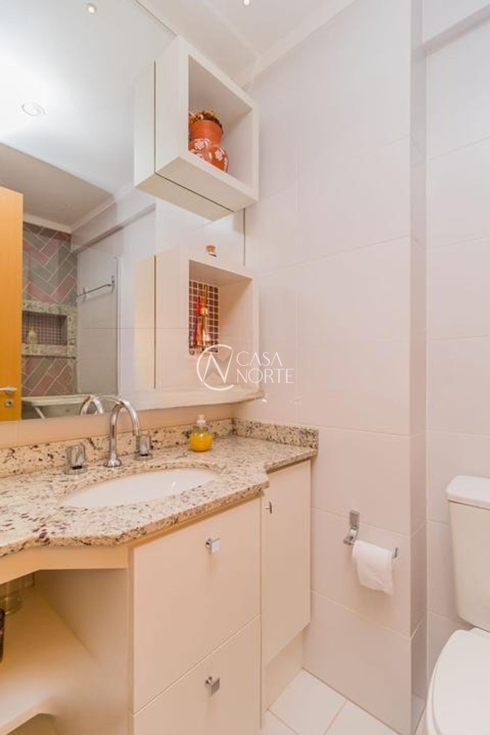 Apartamento à venda com 2 quartos, 55m², 1 suíte, 1 vaga, Rua Coronel André Belo no bairro Menino Deus em Porto Alegre