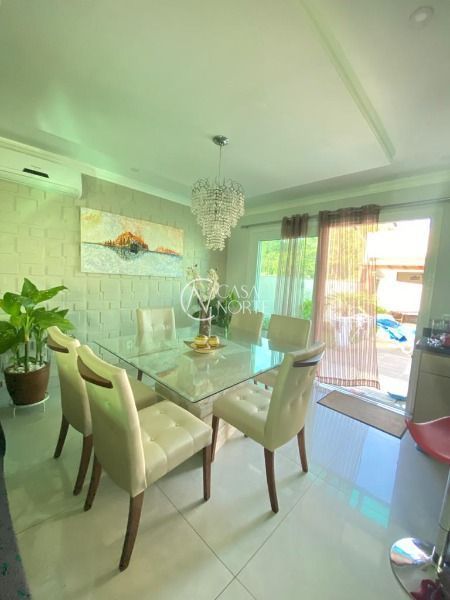 Casa à venda com 3 quartos, 137m², 1 suíte, 2 vagas, Rua Jean Vardaramatos no bairro Hípica em Porto Alegre