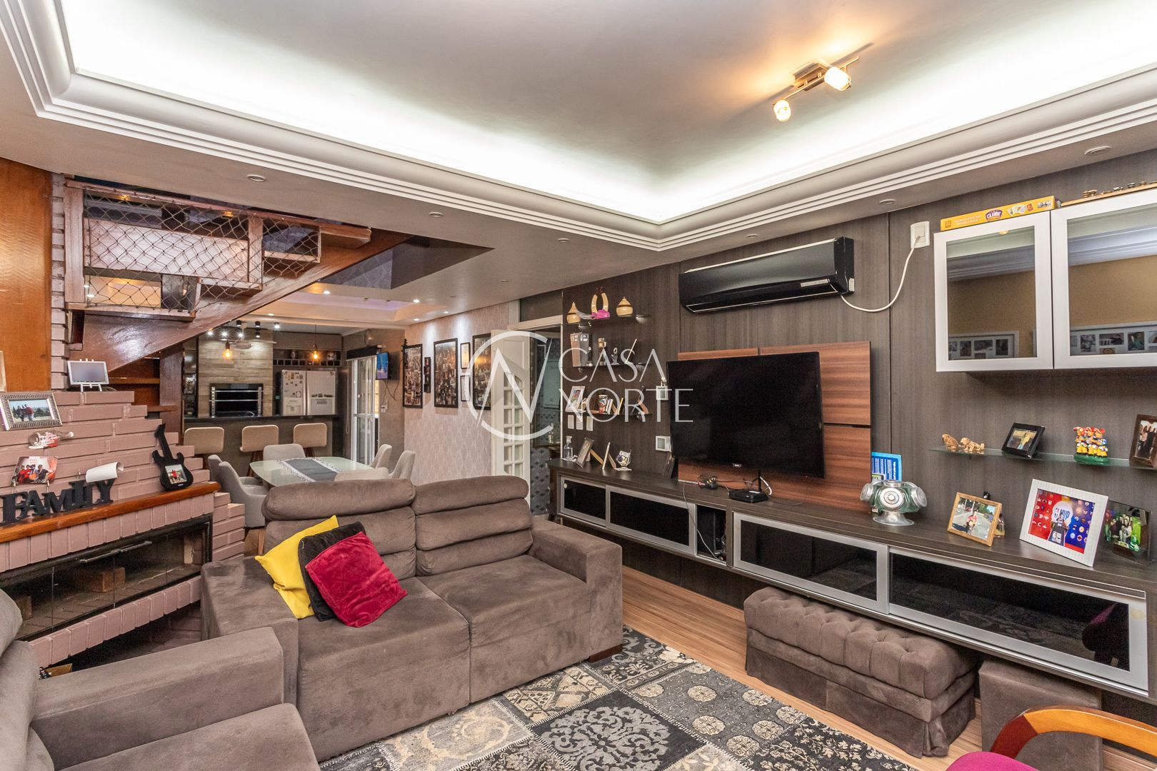 Casa à venda com 3 quartos, 239m², 1 suíte, 4 vagas, Rua Lloyd de Andrade Polidoro no bairro Ipanema em Porto Alegre