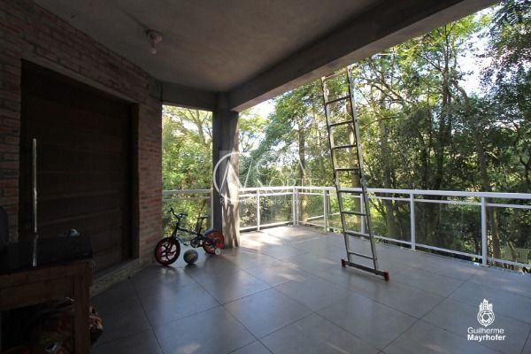 Casa à venda com 3 quartos, 1700m², 1 suíte, 2 vagas, Avenida Belem Velho no bairro Vila Nova em Porto Alegre