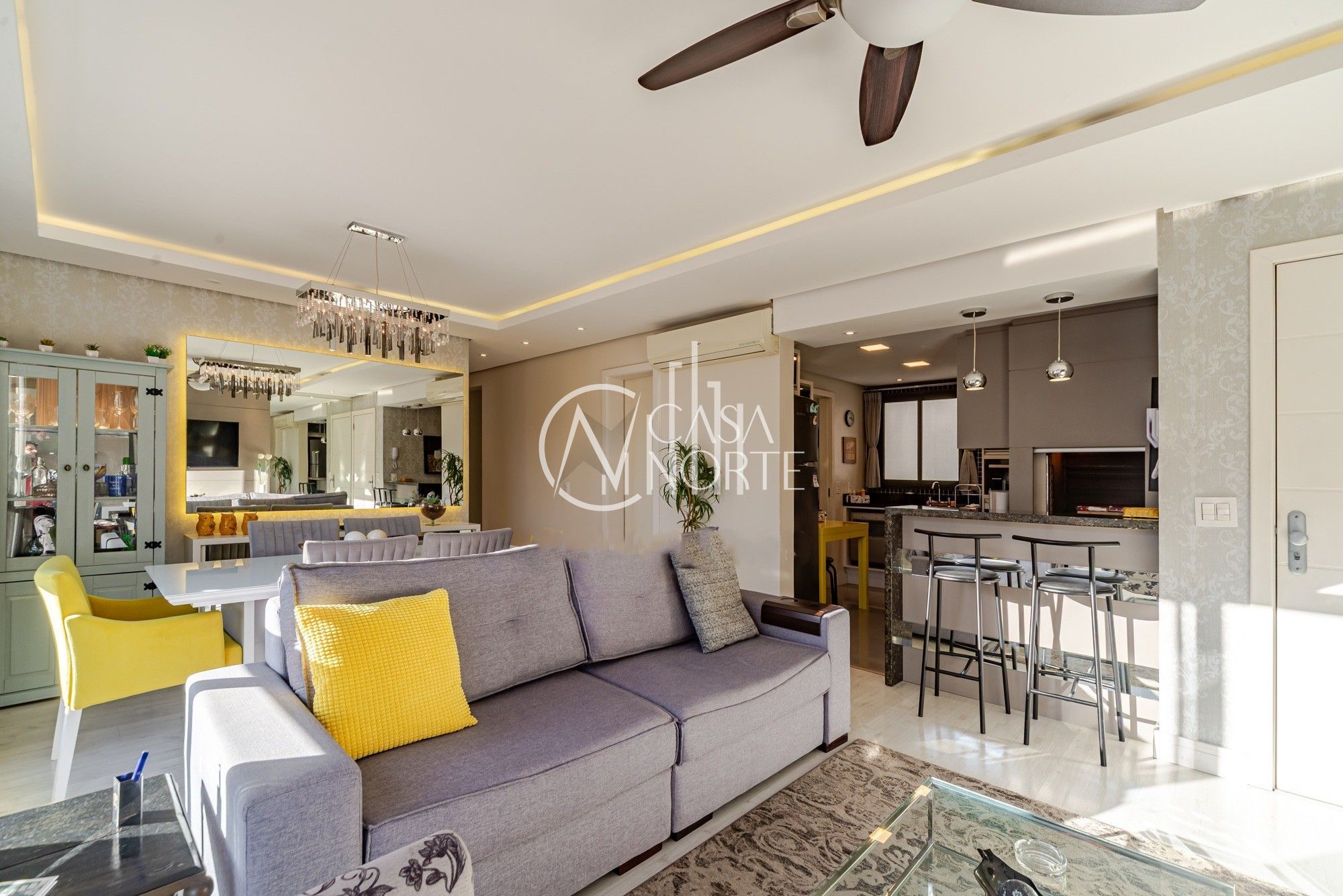 Apartamento à venda com 3 quartos, 86m², 1 suíte, 2 vagas, Rua Gonçalves Dias no bairro Menino Deus em Porto Alegre