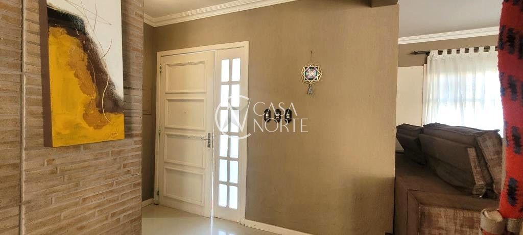 Casa à venda com 4 quartos, 351m², 1 suíte, 2 vagas, Rua Paulo Derly Strehl no bairro Espírito Santo em Porto Alegre