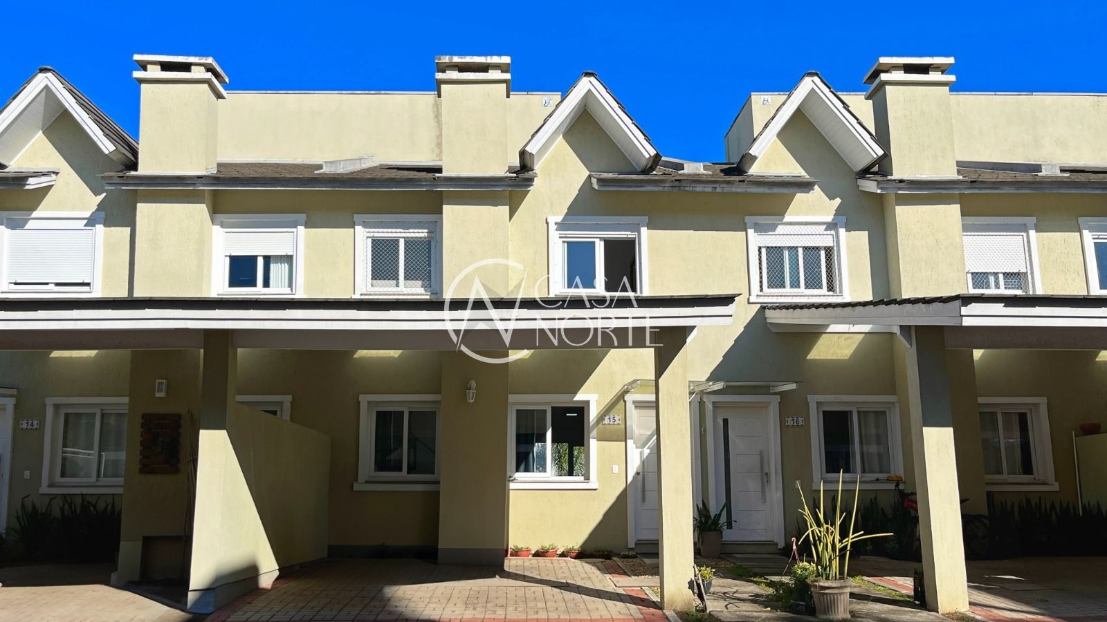 Casa de Condomínio à venda com 3 quartos, 128m², 1 suíte, 2 vagas, Rua Carlos Eduardo de Sá no bairro Hípica em Porto Alegre