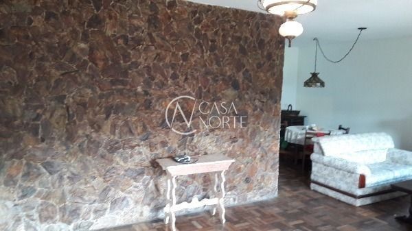 Casa à venda com 3 quartos, 200m², 1 suíte, 4 vagas, Rua Doutor Francisco da Cunha Correa no bairro Ipanema em Porto Alegre