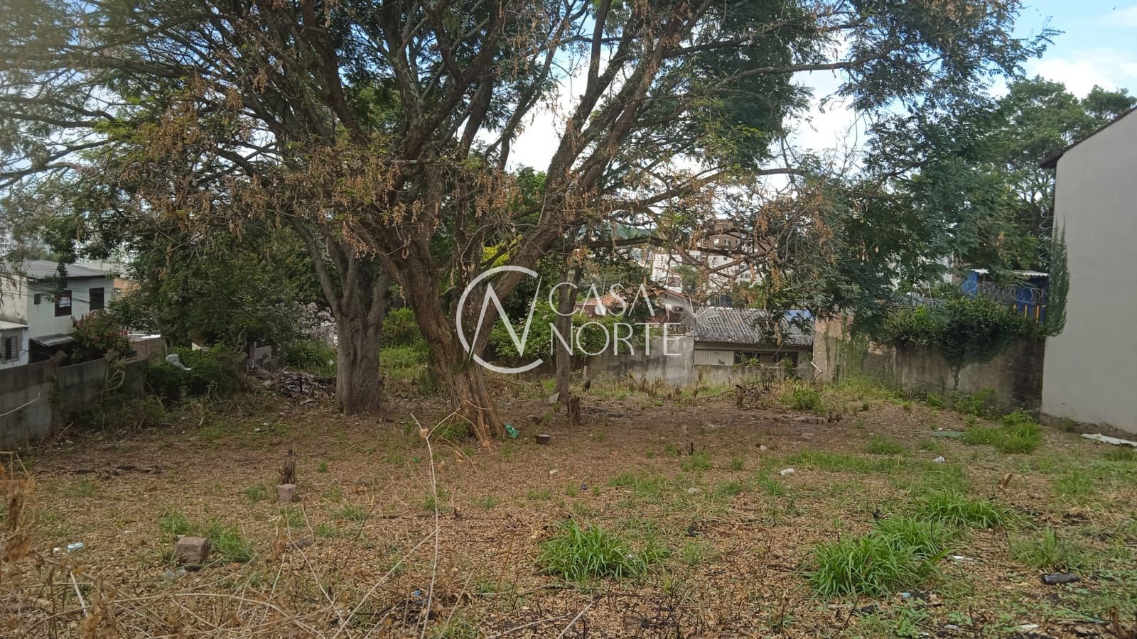 Terreno à venda  com 154m², Rua Comandai no bairro Cristal em Porto Alegre
