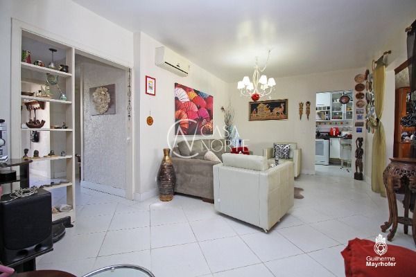 Casa à venda com 3 quartos, 219m², 1 suíte, 2 vagas, Rua Fortunato Della Casa no bairro Espírito Santo em Porto Alegre