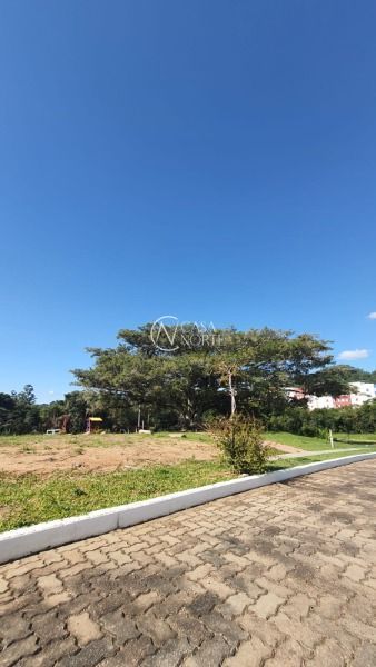 Terreno à venda  com 211m², Estrada Jorge Pereira Nunes no bairro Campo Novo em Porto Alegre