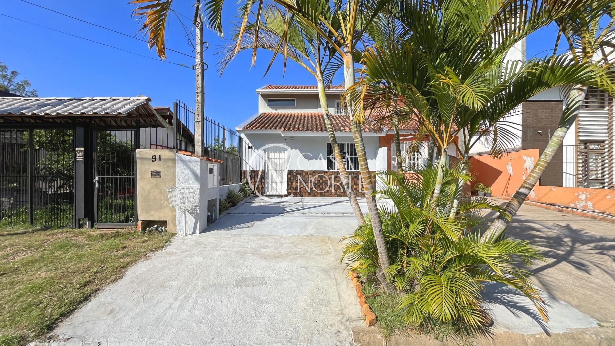 Casa à venda com 2 quartos, 70m², 2 vagas, Rua Lelis Leo Garcia Espartel no bairro Hípica em Porto Alegre