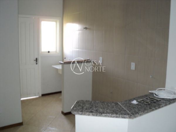 Casa à venda com 2 quartos, 51m², 2 vagas, Estrada Costa Gama no bairro Restinga em Porto Alegre