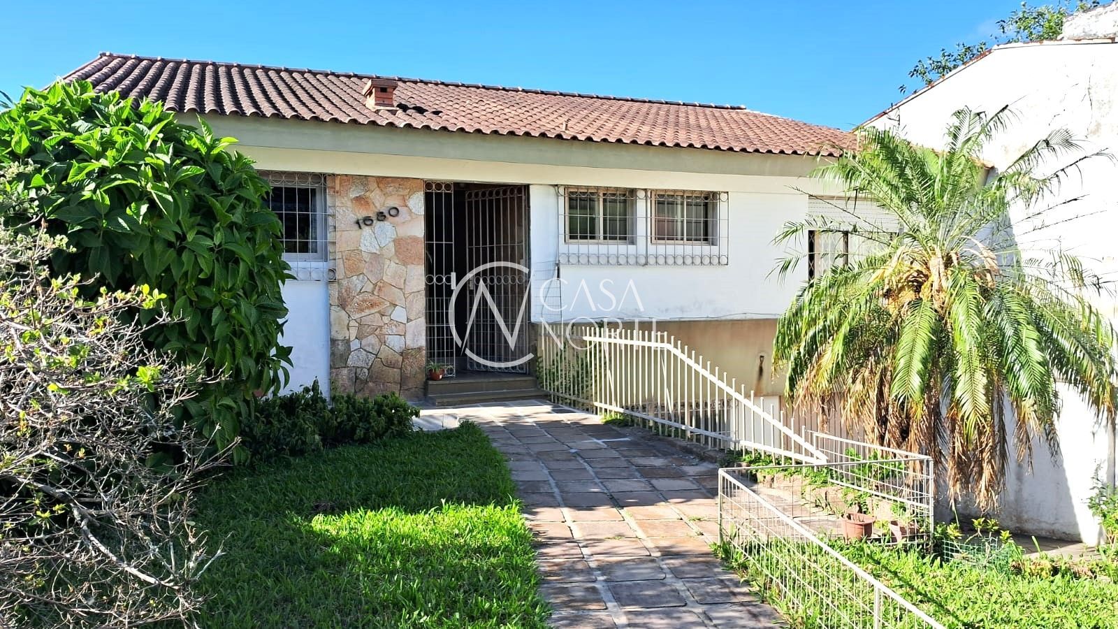 Casa à venda com 3 quartos, 250m², 1 suíte, 2 vagas, Rua Padre João Batista Reus no bairro Vila Conceição em Porto Alegre