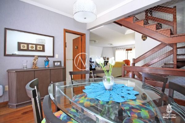 Casa à venda com 3 quartos, 205m², 1 suíte, 2 vagas, Rua Josue Guimaraes no bairro Espírito Santo em Porto Alegre