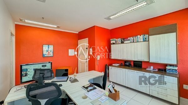 Sala Comercial à venda , 121m², 1 vaga, Rua General João Telles no bairro Bom Fim em Porto Alegre