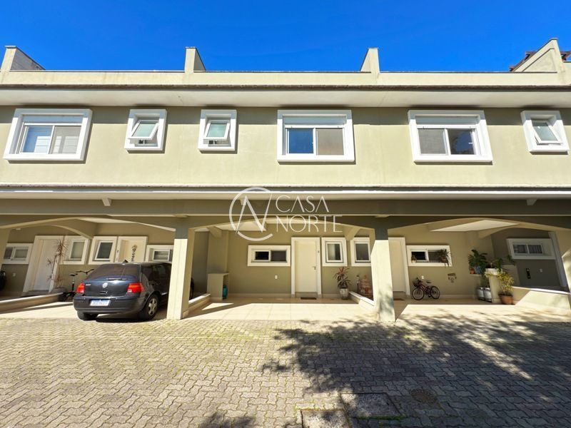 Casa de Condomínio à venda com 3 quartos, 189m², 1 suíte, 3 vagas, Rua Mário Totta no bairro Tristeza em Porto Alegre