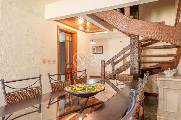 Casa à venda com 3 quartos, 171m², 1 suíte, 3 vagas, Rua Engenheiro Renato Costa Leite no bairro Ipanema em Porto Alegre