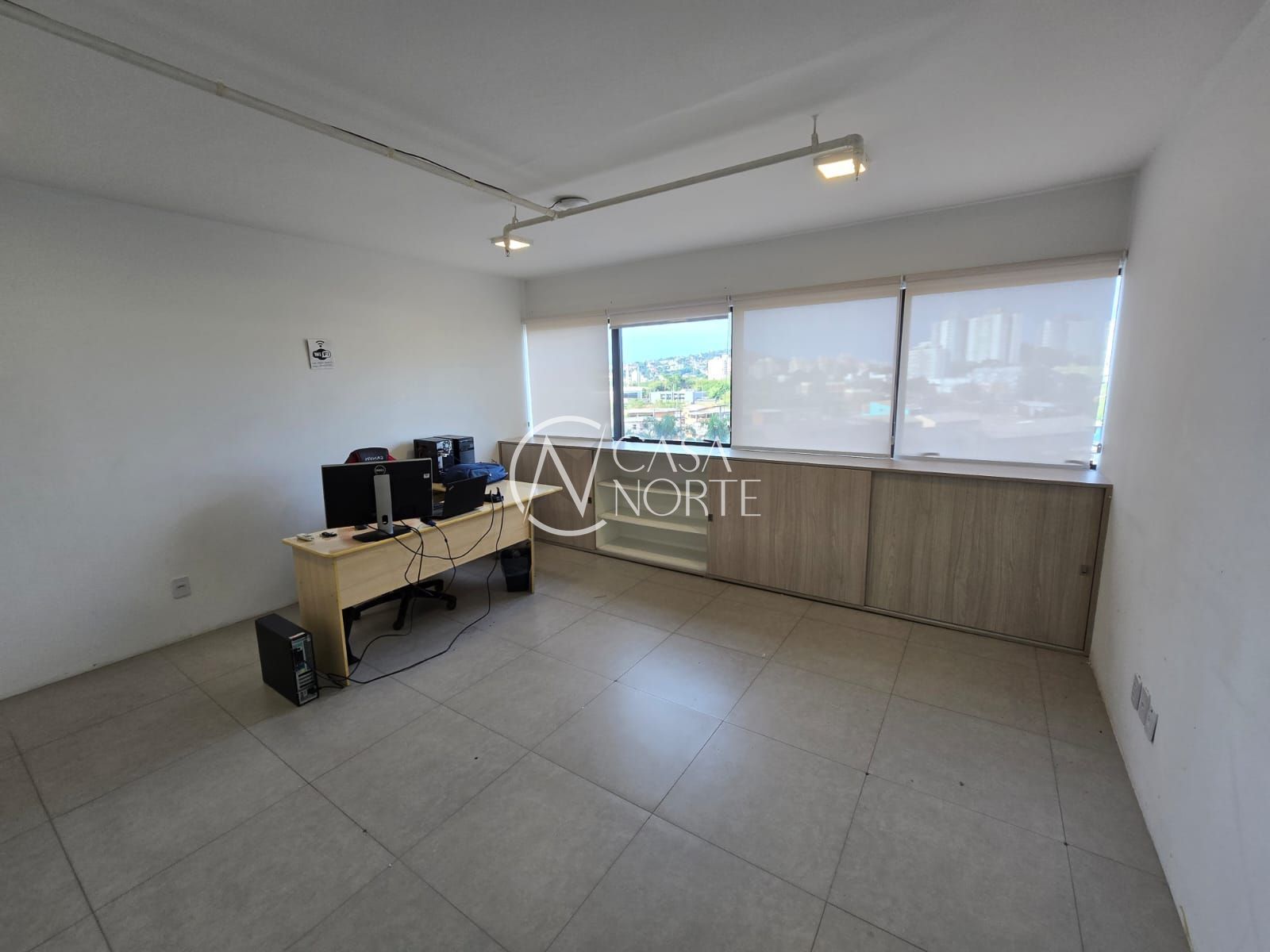 Sala Comercial à venda com 1 quarto, 25m², 1 vaga, Avenida Icaraí no bairro Cristal em Porto Alegre