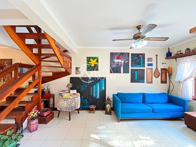 Casa de Condomínio à venda com 4 quartos, 177m², 1 suíte, 2 vagas, Rua Conselheiro Xavier da Costa no bairro Ipanema em Porto Alegre