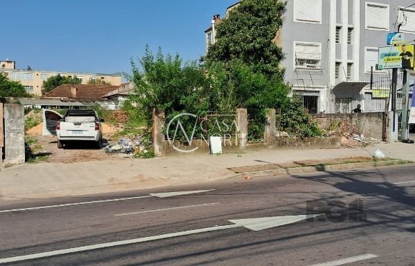 Terreno à venda , 656m², Avenida Doutor Carlos Barbosa no bairro Medianeira em Porto Alegre
