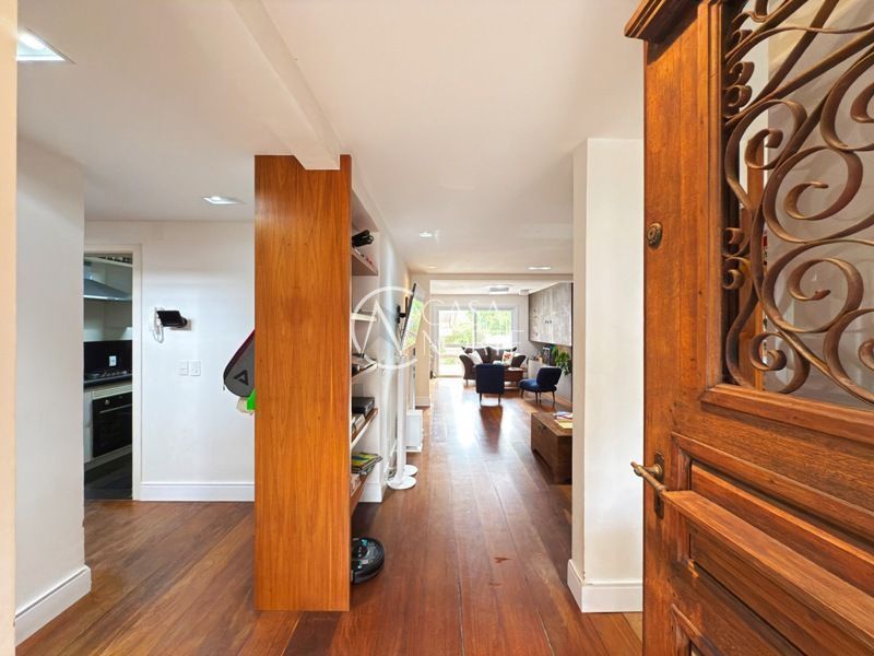 Casa à venda com 4 quartos, 418m², 4 suítes, 6 vagas, Rua Doutor David de Azevedo Gusmão no bairro Jardim Isabel em Porto Alegre