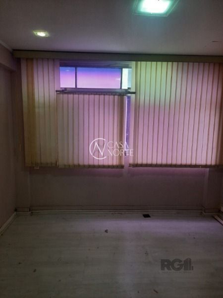 Sala Comercial à venda , 82m², Rua General Andrade Neves no bairro Centro Histórico em Porto Alegre