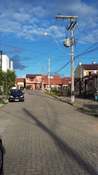 Casa à venda com 3 quartos, 125m², 1 suíte, 3 vagas, Rua Therezinha Rocha da Silva no bairro Hípica em Porto Alegre