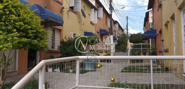 Casa de Condomínio à venda com 2 quartos, 73m², Rua Joaquim Cruz no bairro Santo Antônio em Porto Alegre