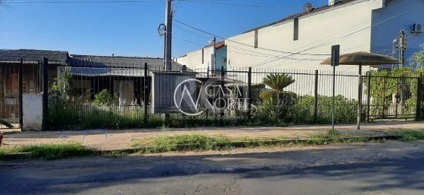 Terreno à venda  com 924m², Rua Padre João Batista Reus no bairro Camaquã em Porto Alegre