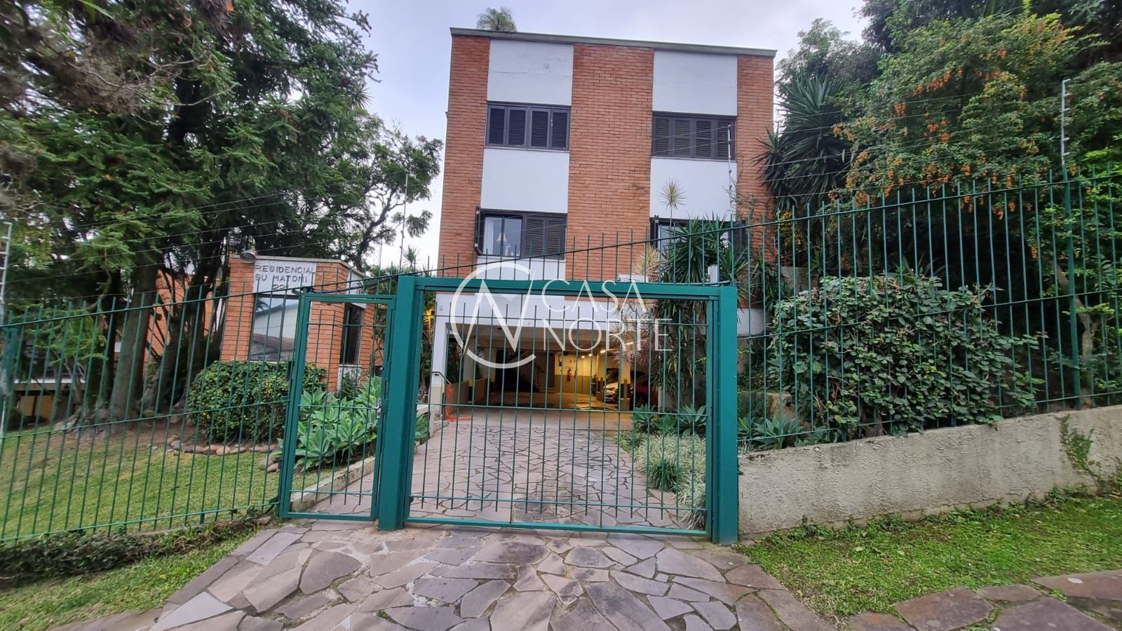 Apartamento à venda com 3 quartos, 132m², 1 suíte, 1 vaga, Avenida Icaraí no bairro Cristal em Porto Alegre