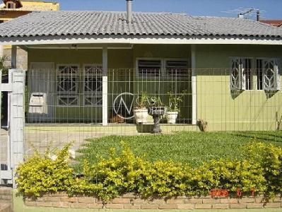 Casa à venda com 3 quartos, 109m², 2 vagas, Rua Carlos Nobre no bairro Ipanema em Porto Alegre