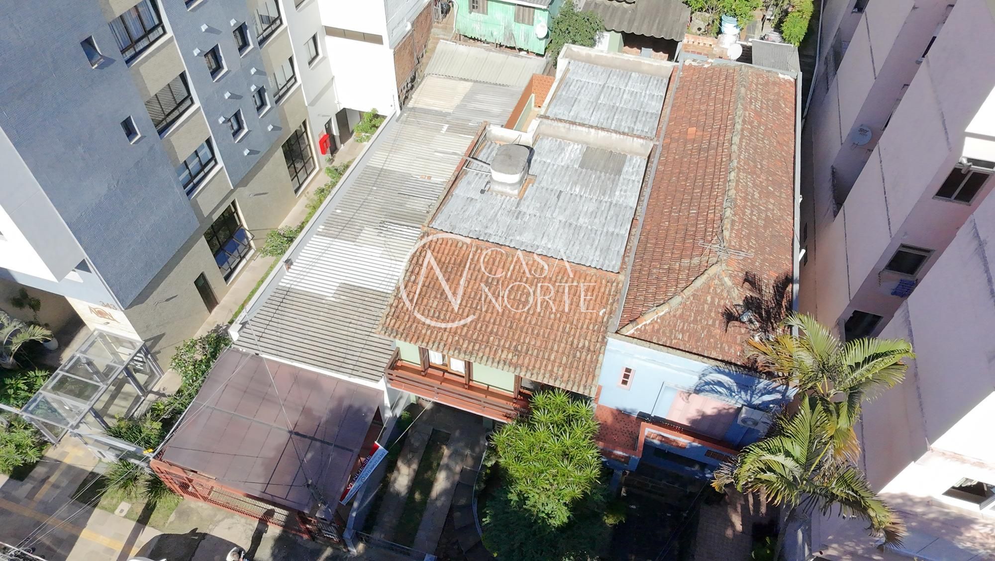 Casa à venda com 3 quartos, 150m², 1 vaga, Rua Eudoro Berlink no bairro Auxiliadora em Porto Alegre